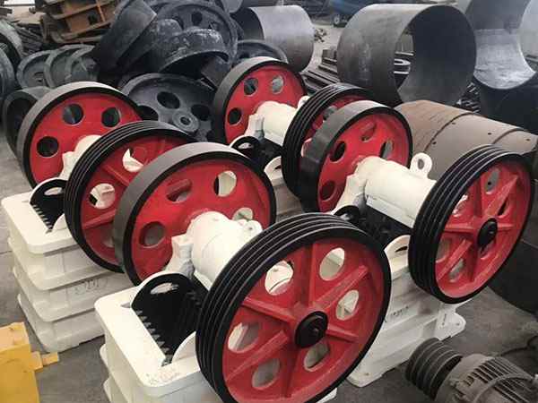 福建美斯達(dá)重錘破碎機(jī)設(shè)計(jì)案例